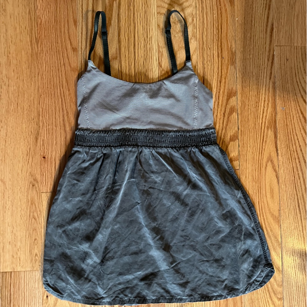 Lululemon gray bliss work out top